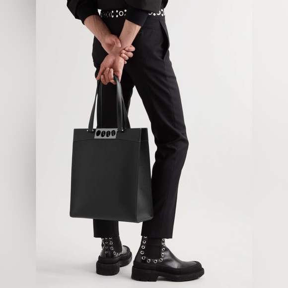 Alexander McQueen The Grip Tote Bag in Black - Picture 14 of 15